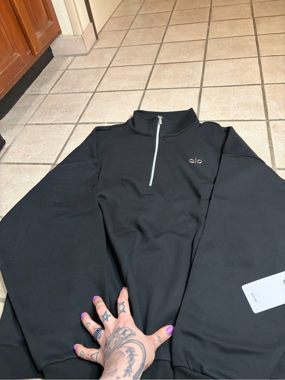 NWT ALO Accolade 1/4 Zip Pullover (Black) Size Large - Picture 3 of 13